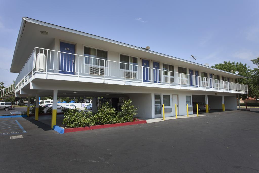 Motel 6 Sacramento, Ca - Downtown Exteriör bild