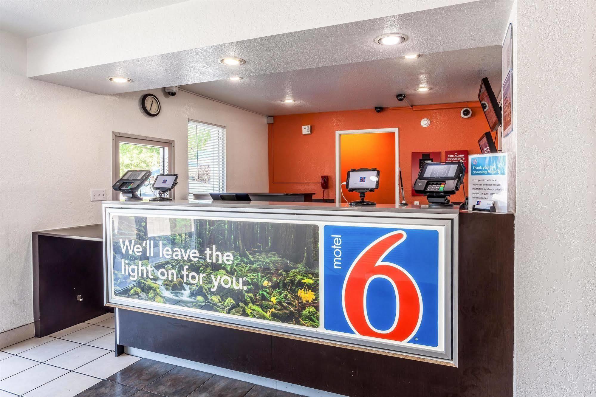 Motel 6 Sacramento, Ca - Downtown Exteriör bild