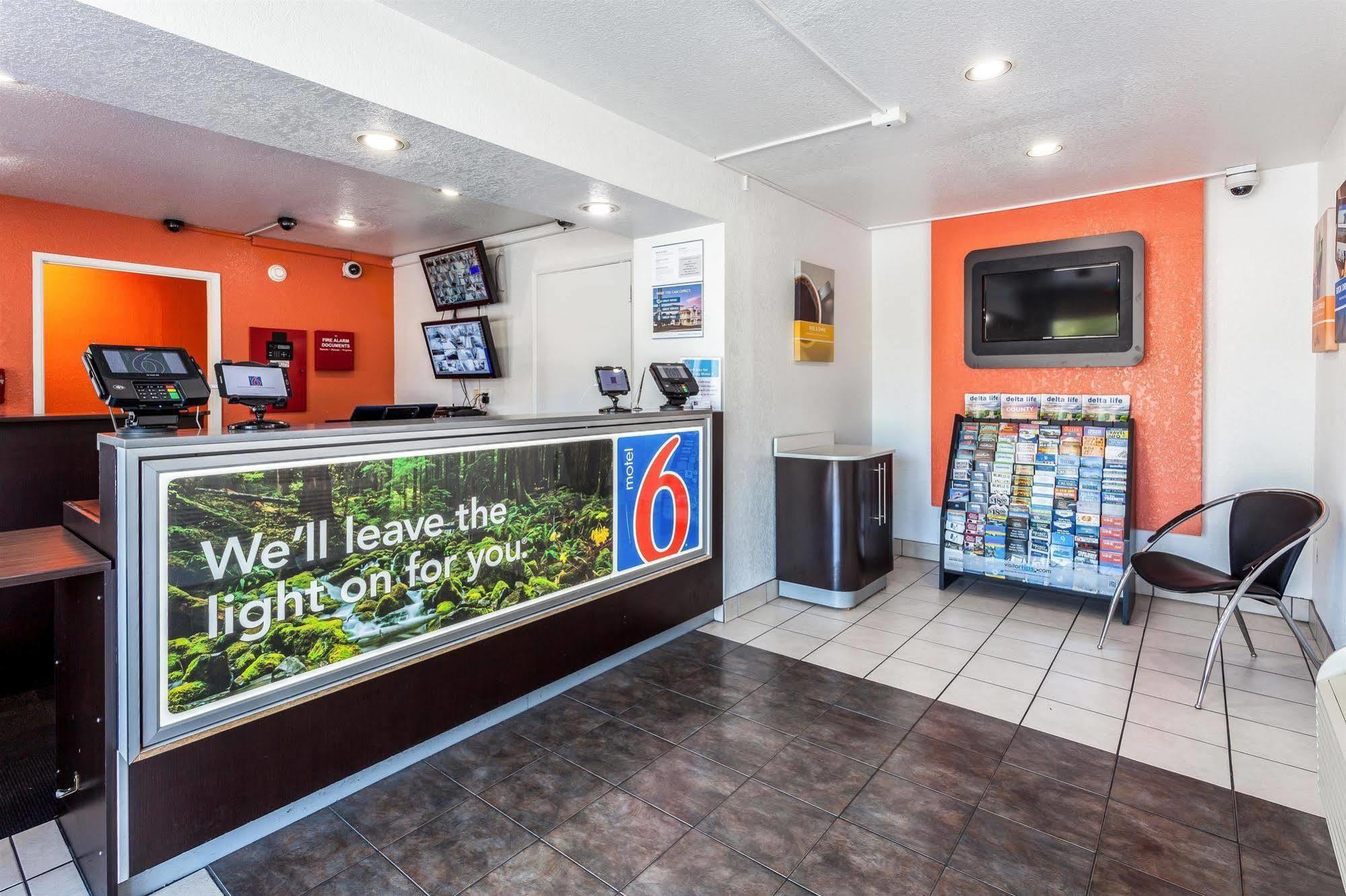 Motel 6 Sacramento, Ca - Downtown Exteriör bild